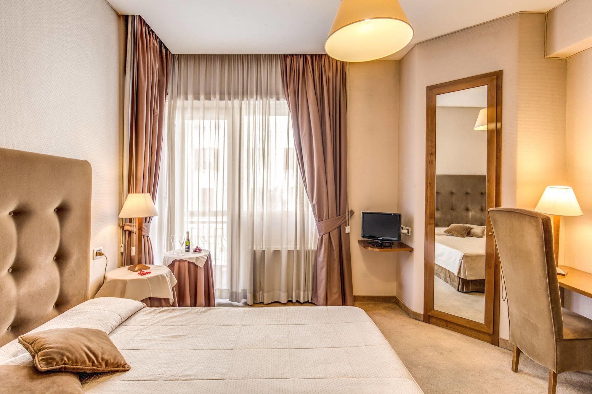 Beyou Hotel Ponte Milvio โรม ภายนอก รูปภาพ